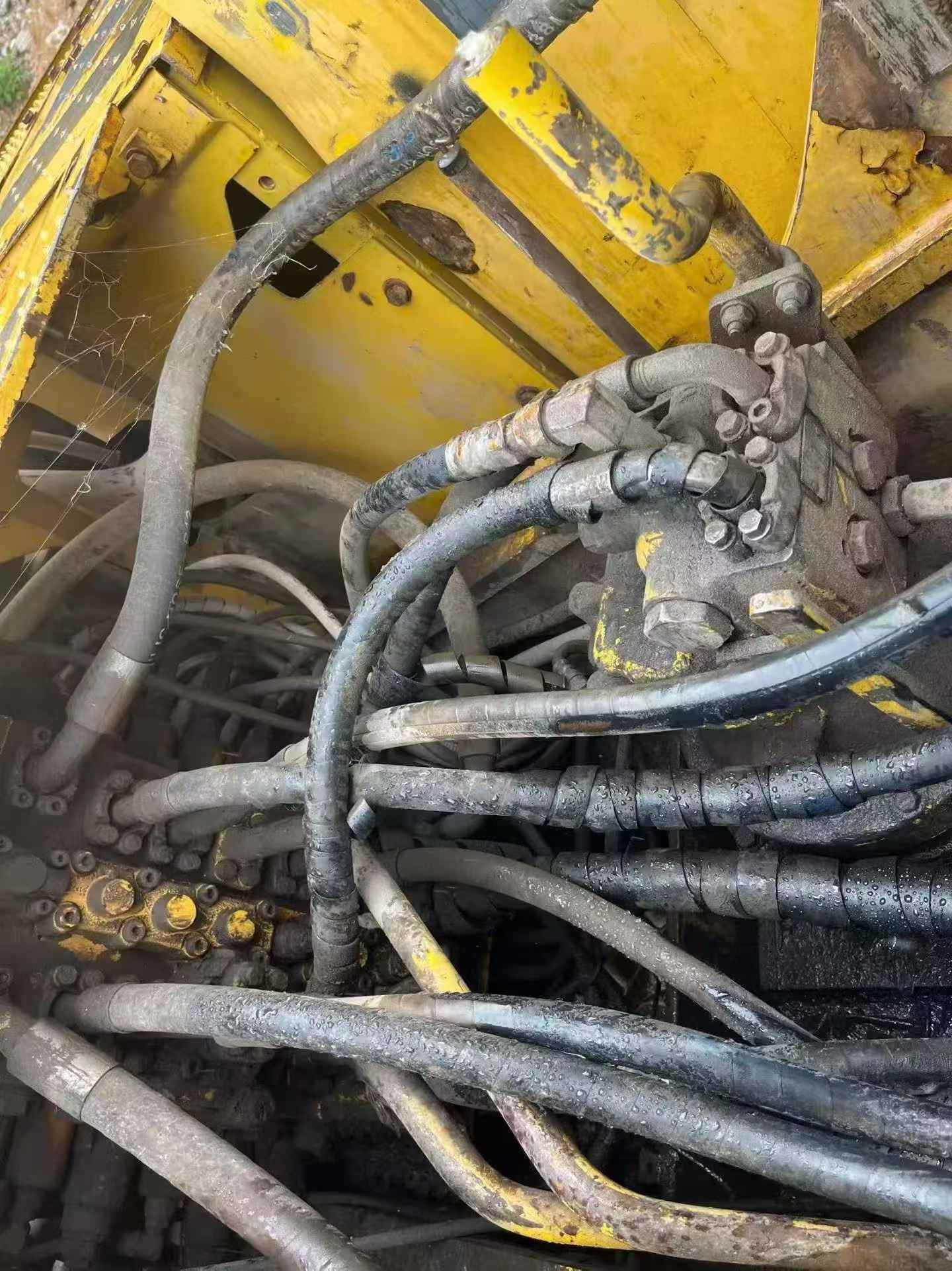Buy Komatsu PC200-8 Used Excavator / 6