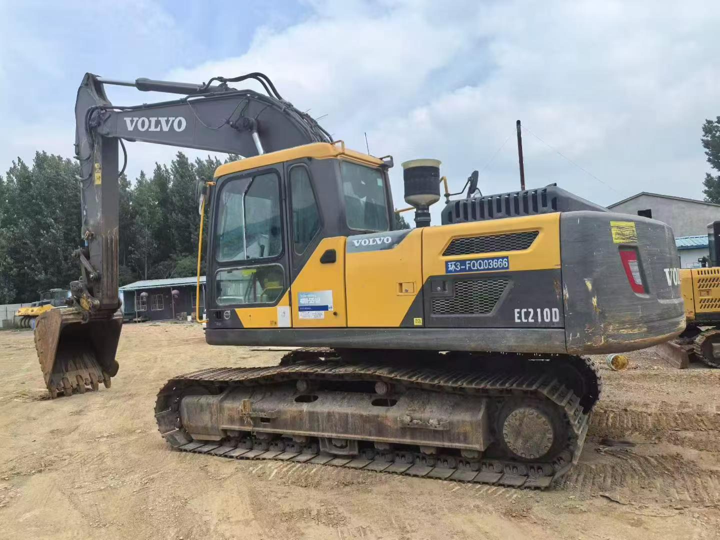 Buy Volvo EC200 Used Excavator / 3