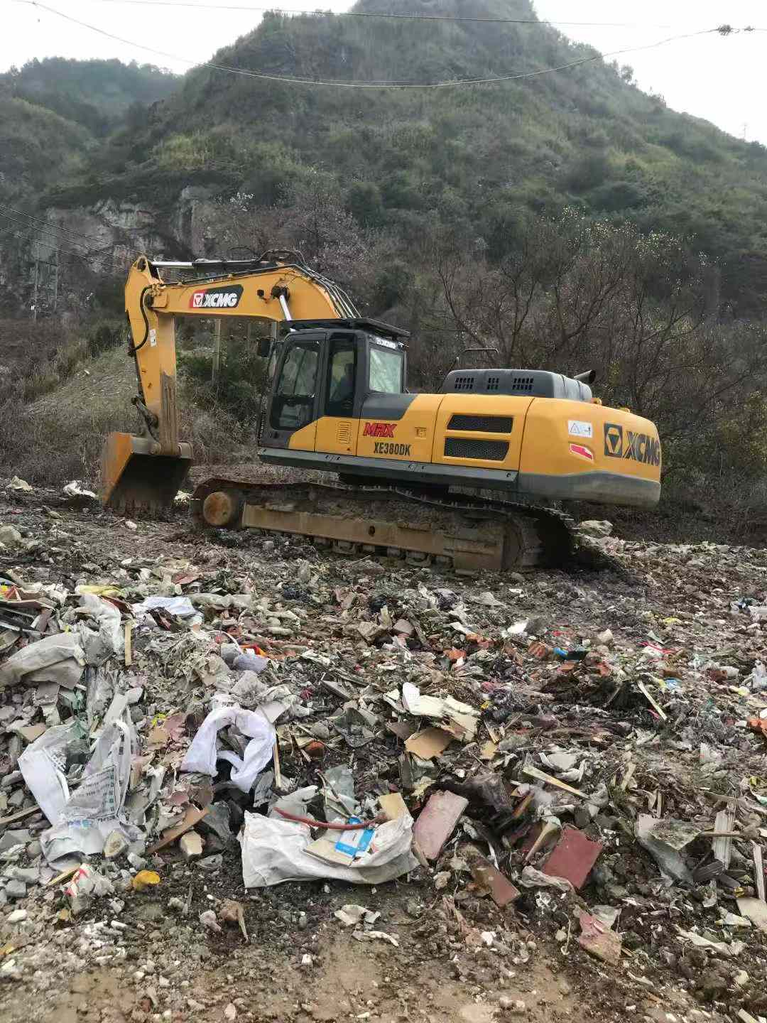 Buy XCMG XE380K Used Excavator / 3