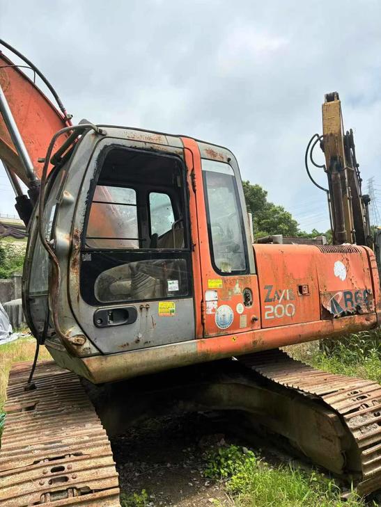 Buy Hitachi ZX200-6 Used Excavator / 1