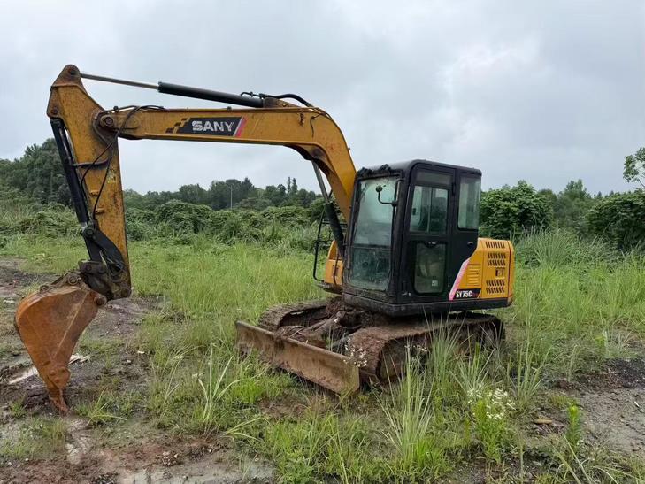Buy Sany SY75 Used Excavator / 1