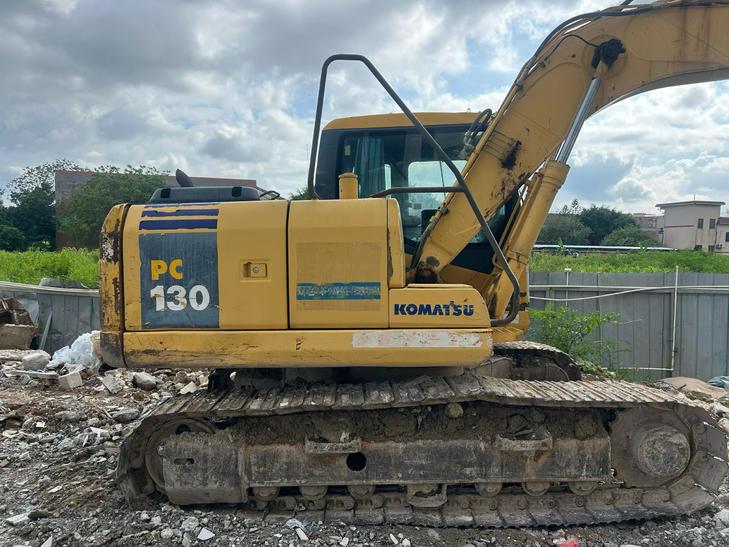 Buy Komatsu PC130-7 Used Excavator / 1