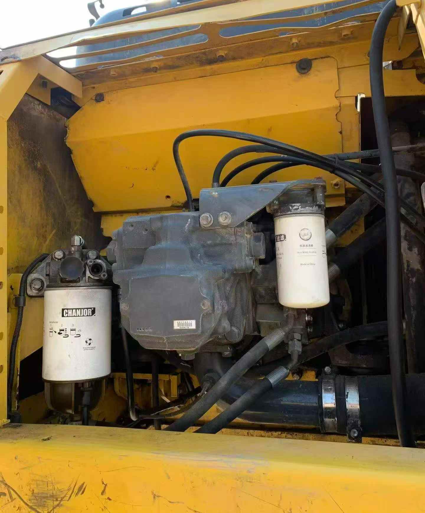 Buy Komatsu PC200-8 Used Excavator / 4