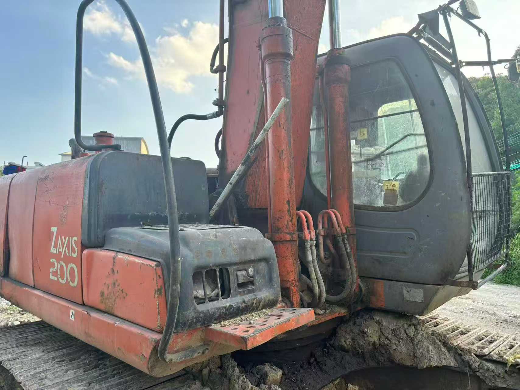Buy Hitachi ZX200-6 Used Excavator / 9