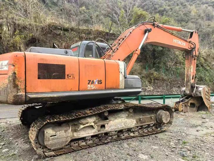 Buy Hitachi EX250-5 Used Excavator / 1