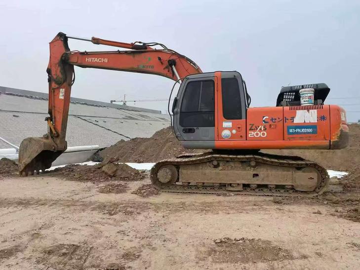 Buy Hitachi ZX200-6 Used Excavator / 1