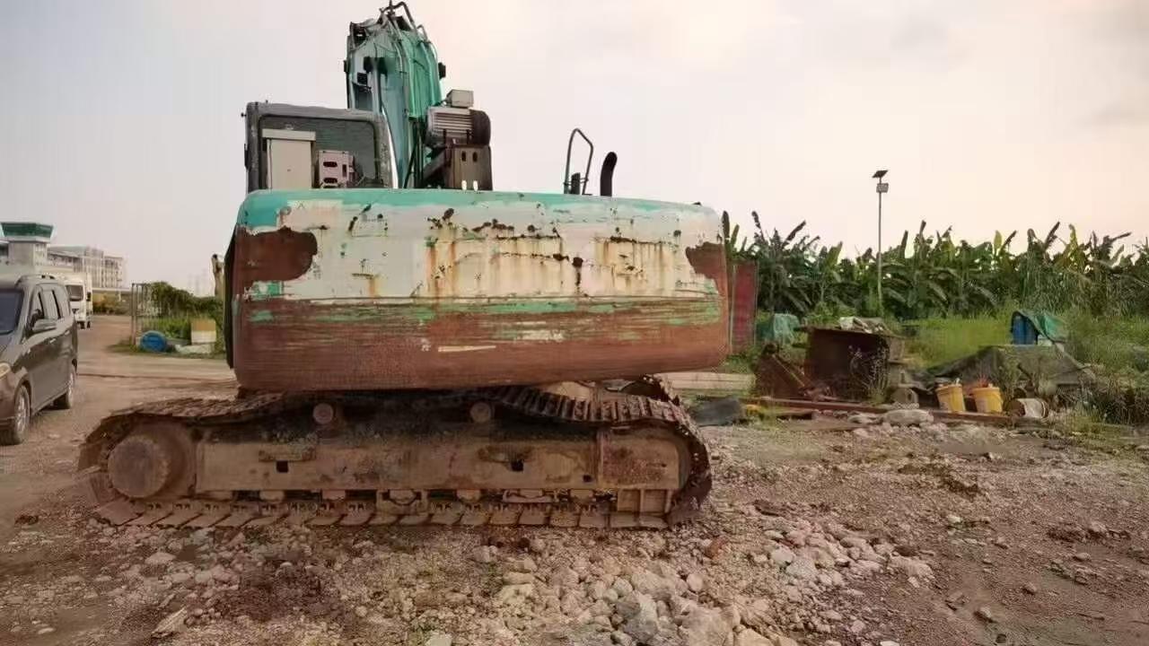 Buy Kobelco SK200 Used Excavator / 2