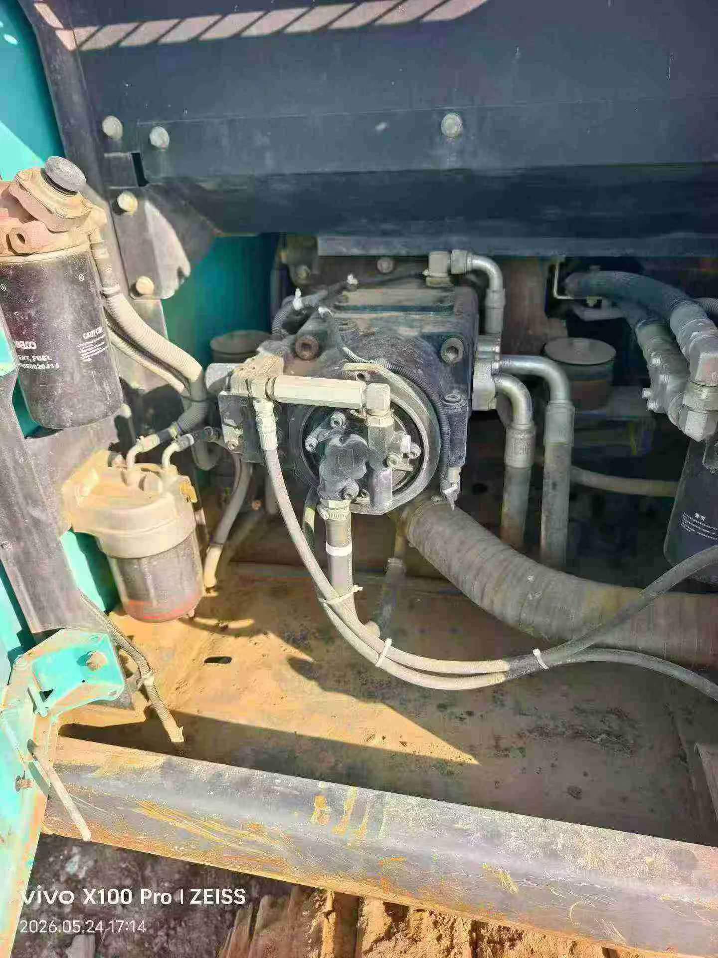 Buy Kobelco SK210 Used Excavator / 4