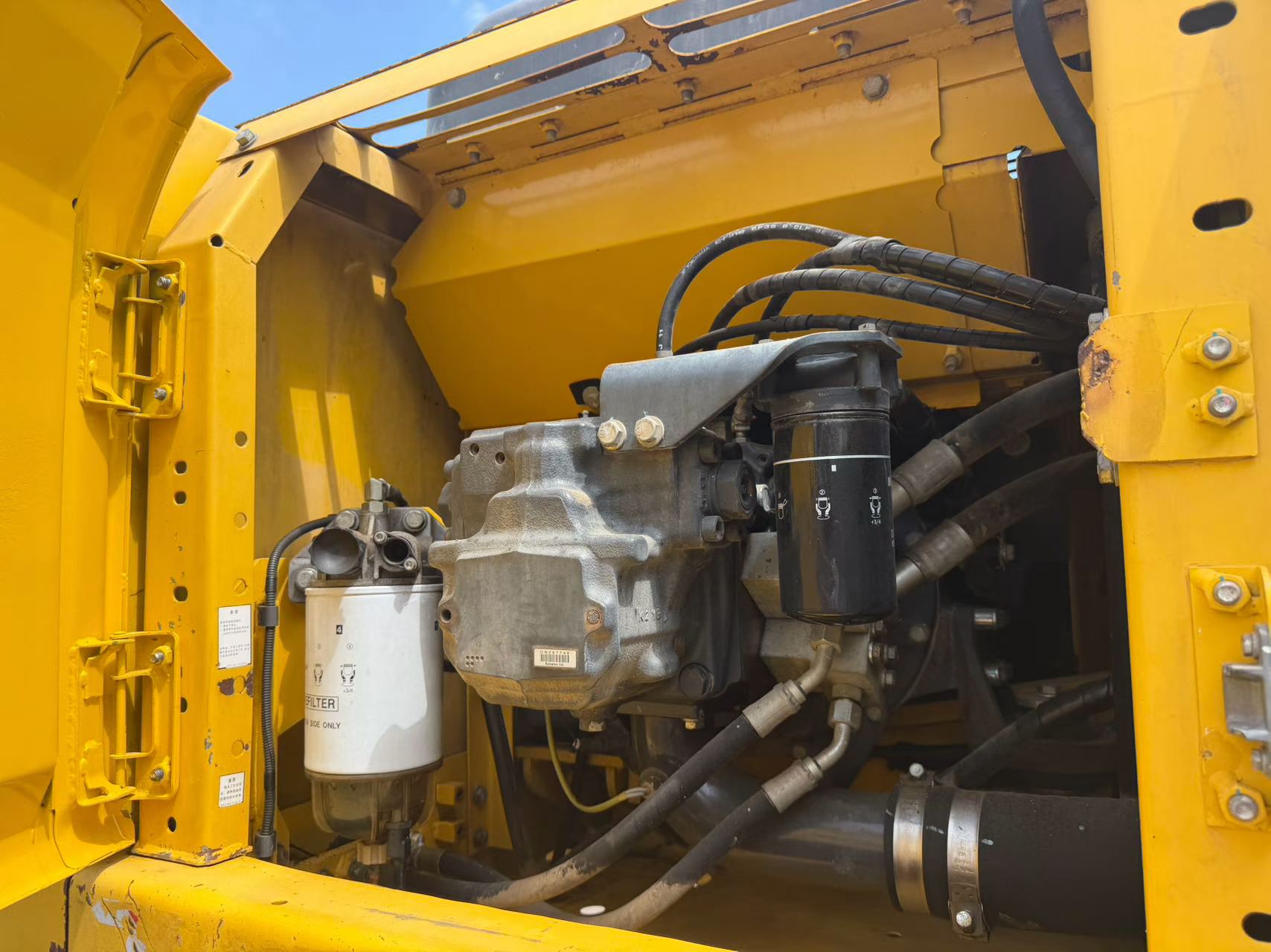 Buy Komatsu PC200-8M0 Used Excavator / 6
