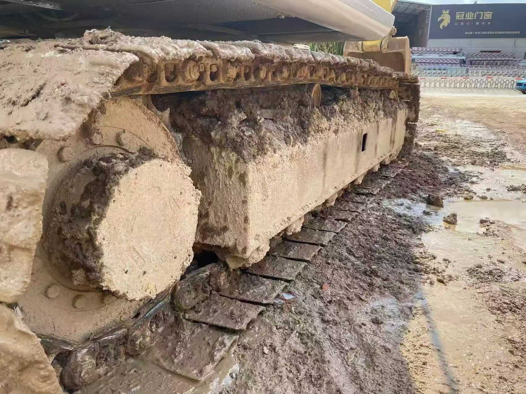 شراء حفارة Sumitomo SH120A2 مستعملة / 2