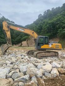 Buy XCMG XE215 Used Excavator / 2 Buy XCMG XE215 Used Excavator / 2