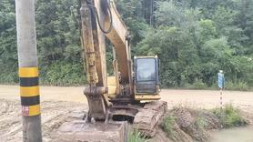Buy Komatsu PC240-6 Used Excavator / 2 Buy Komatsu PC240-6 Used Excavator / 2