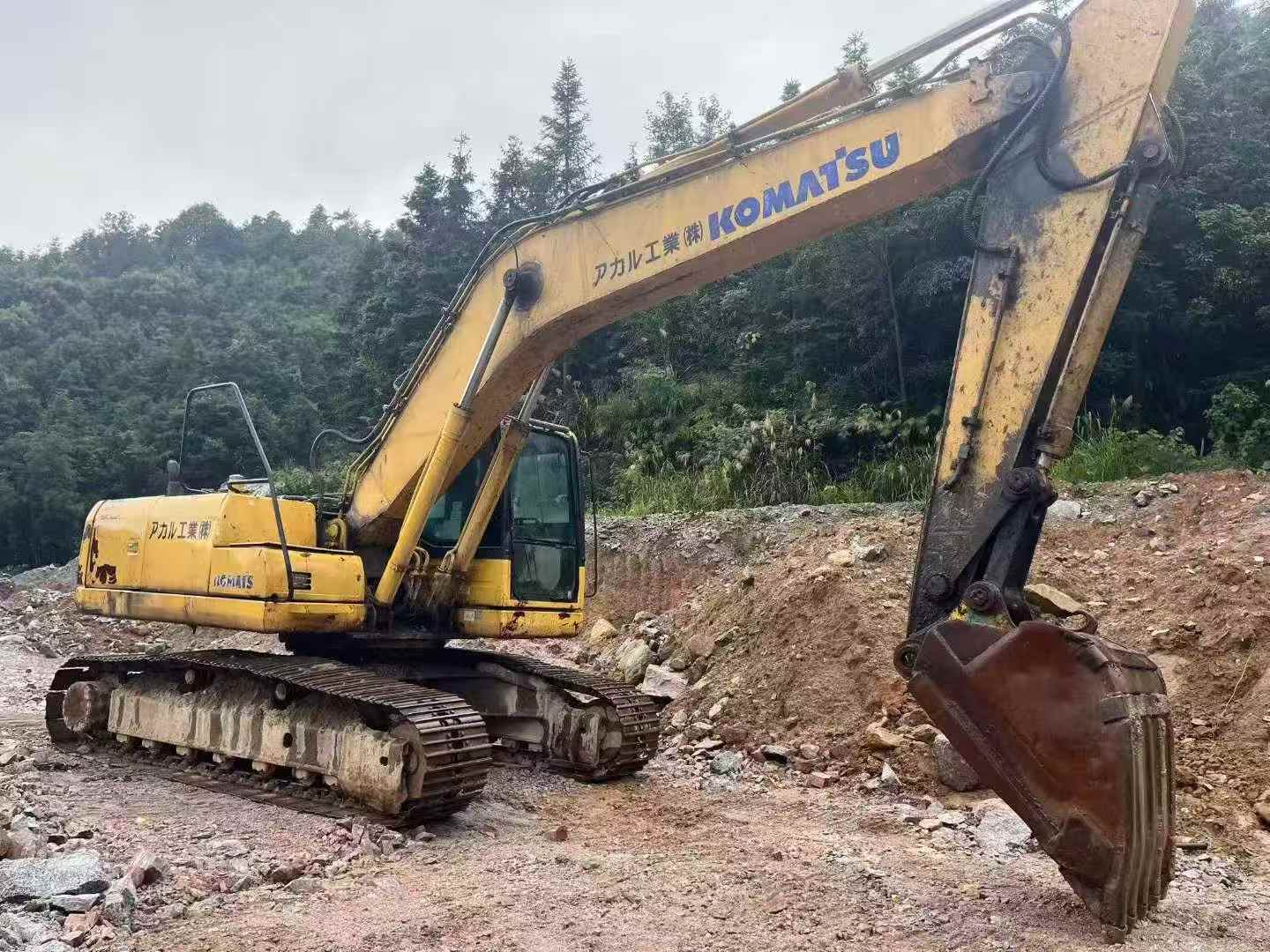Buy Komatsu PC200-8 Used Excavator / 3