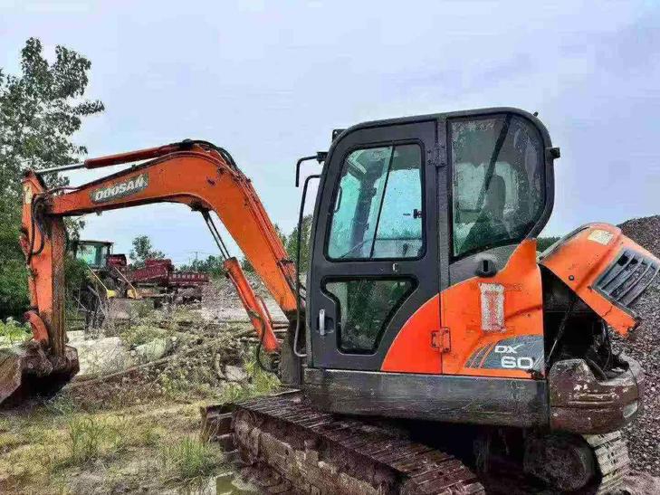 Buy Doosan DX60 Used Excavator / 1
