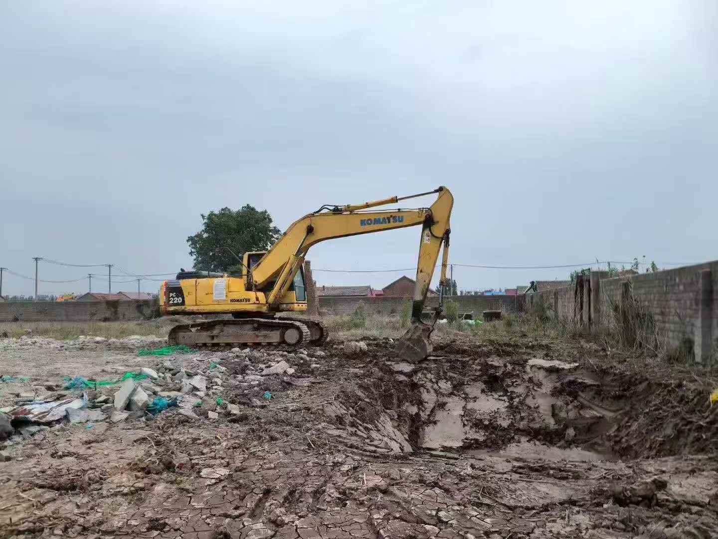Buy Komatsu PC200-8 Used Excavator / 3