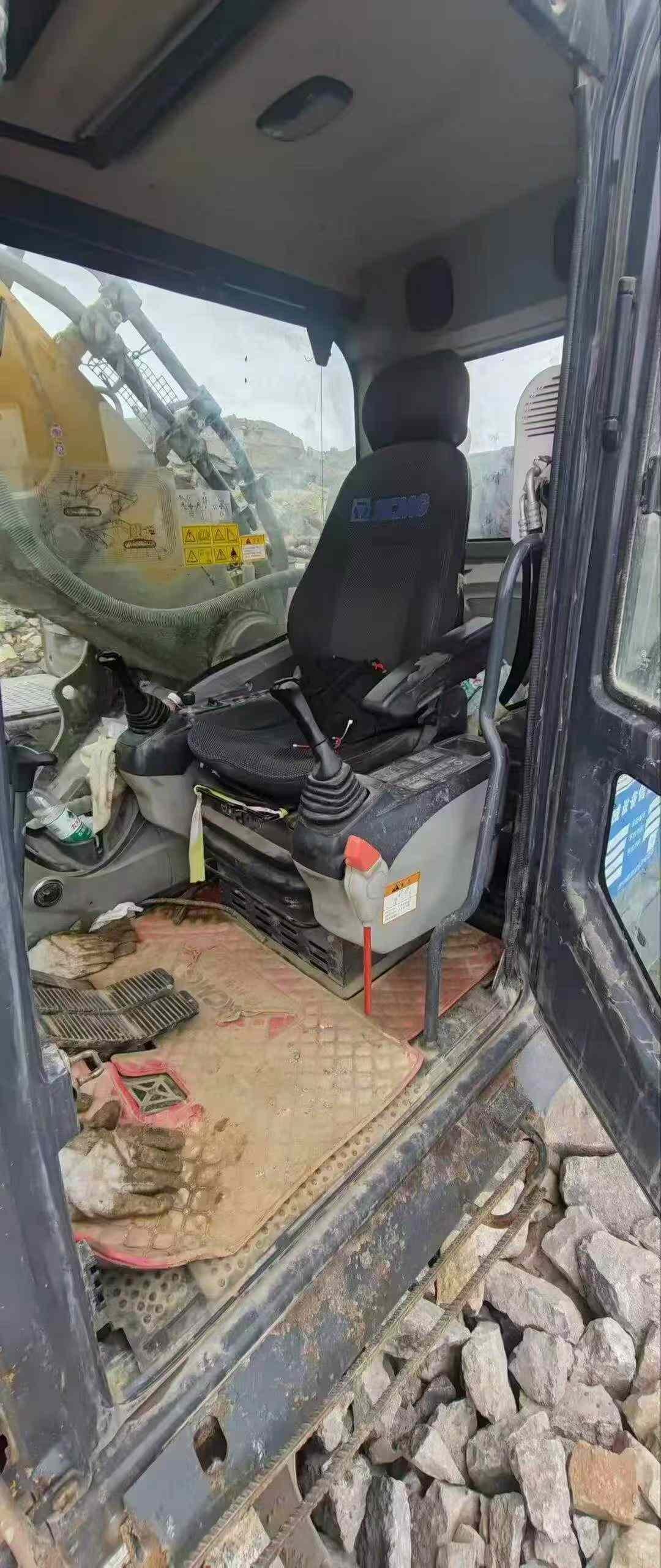 Buy XCMG XE490D Used Excavator / 3