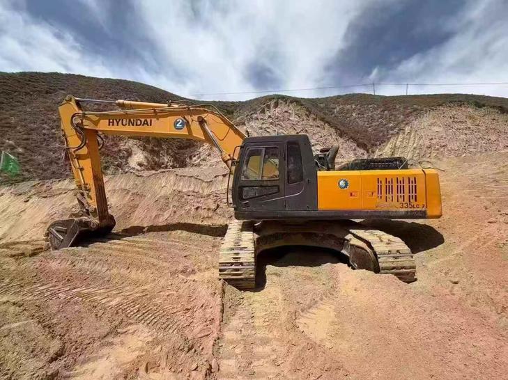 Buy Hyundai R335-7 Used Excavator / 1