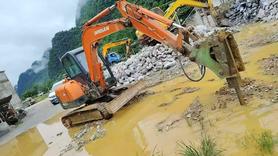 Buy Doosan DH60 Used Excavator / 4 Buy Doosan DH60 Used Excavator / 4