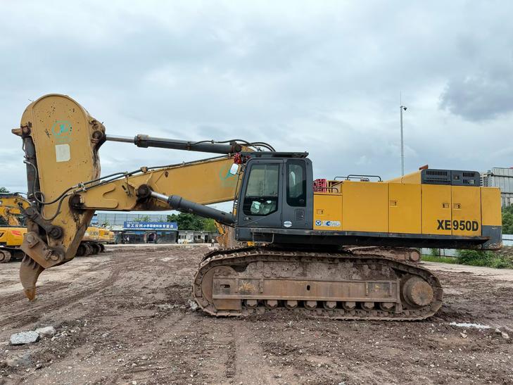 Buy XCMG XE900C Used Excavator / 1