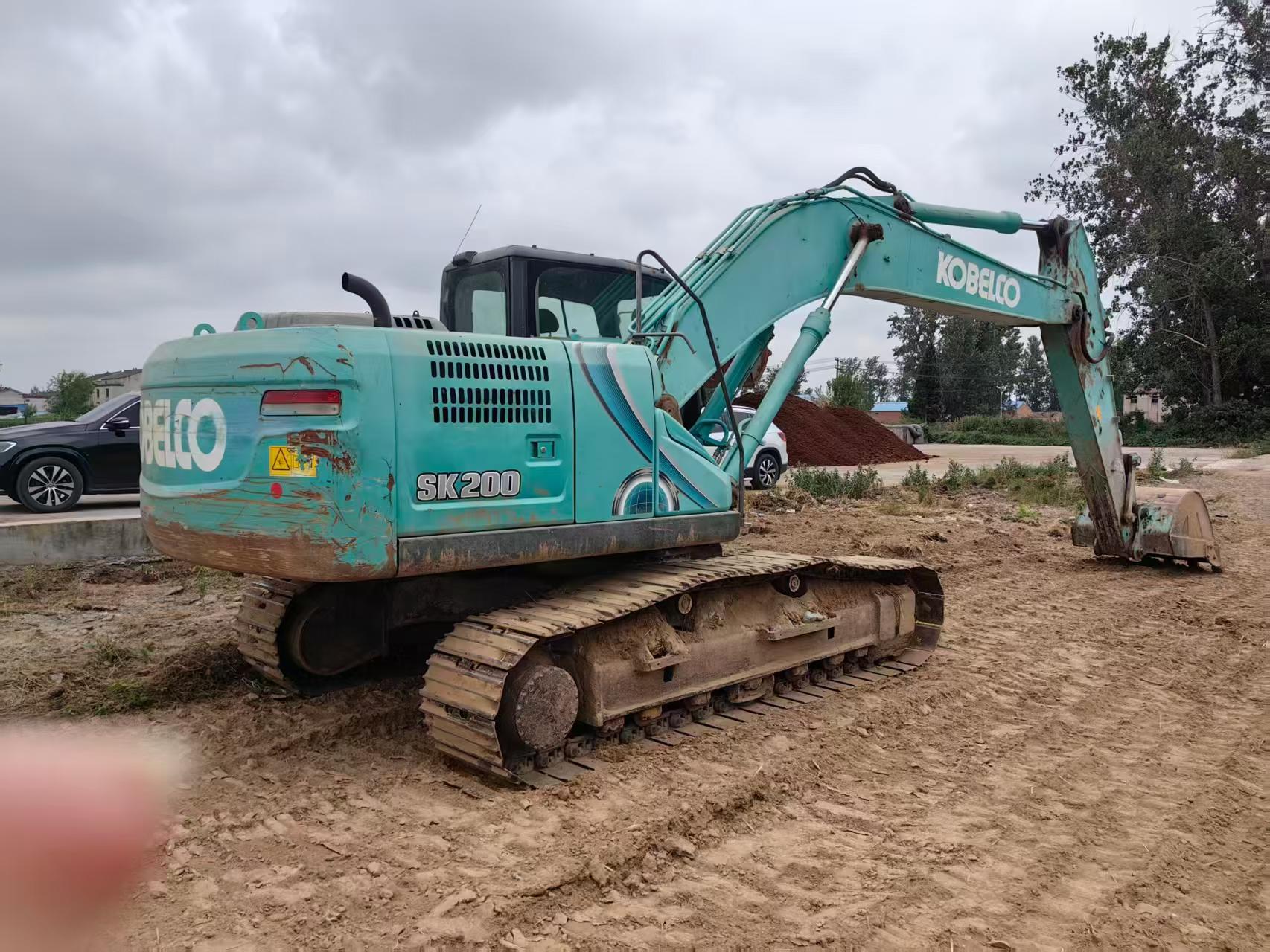 Buy Kobelco SK200 Used Excavator / 3