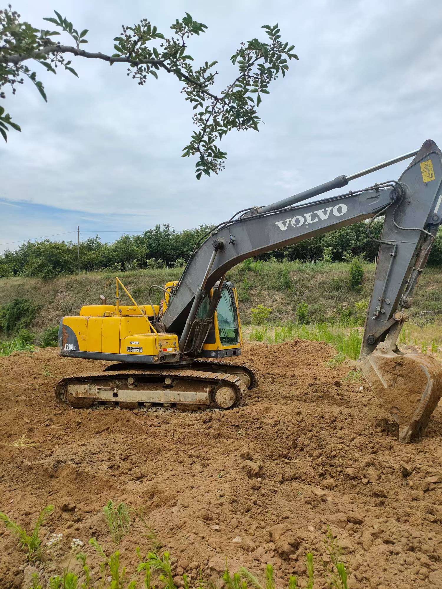 Buy Volvo EC210B Used Excavator / 2