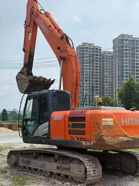 Buy Hitachi ZL210LC-5G Used Excavator / 1