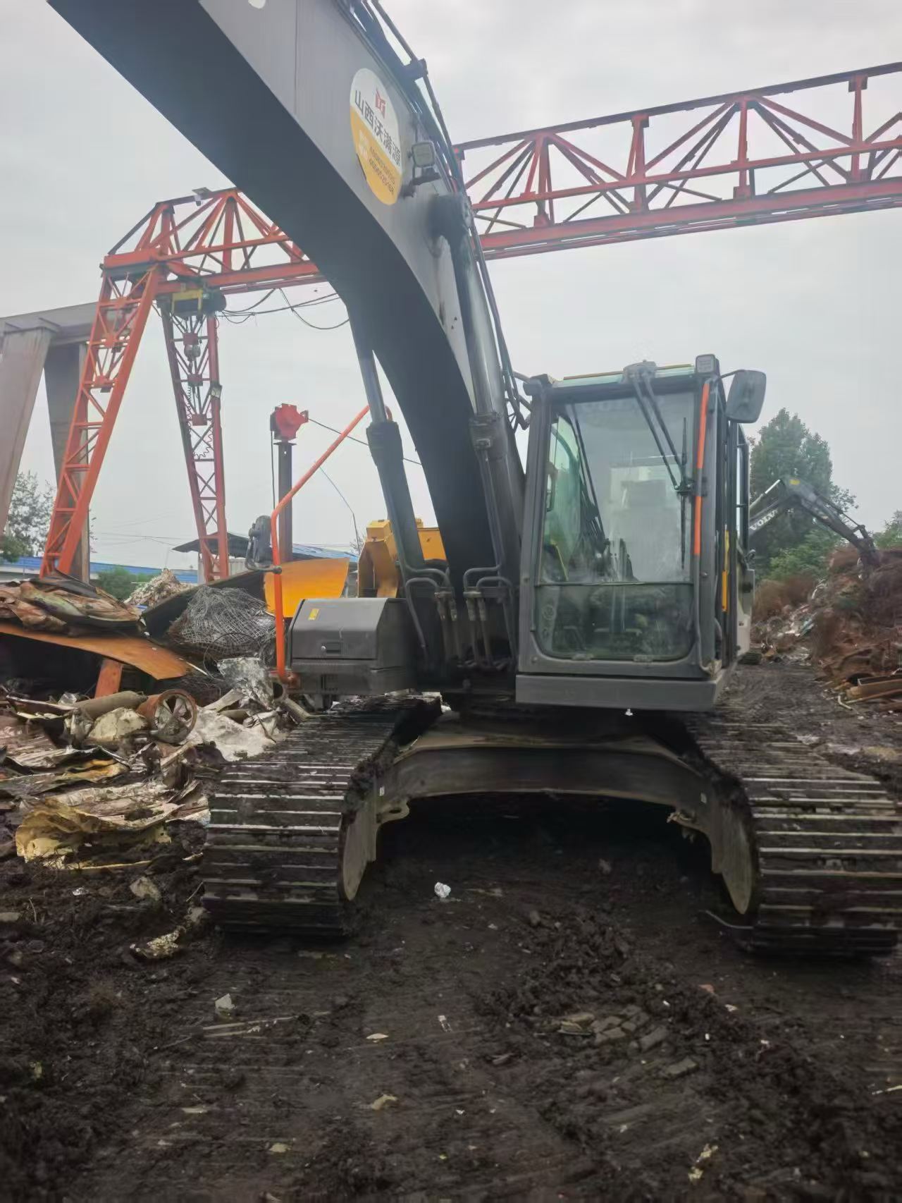 Buy Volvo L220E Used Excavator / 2