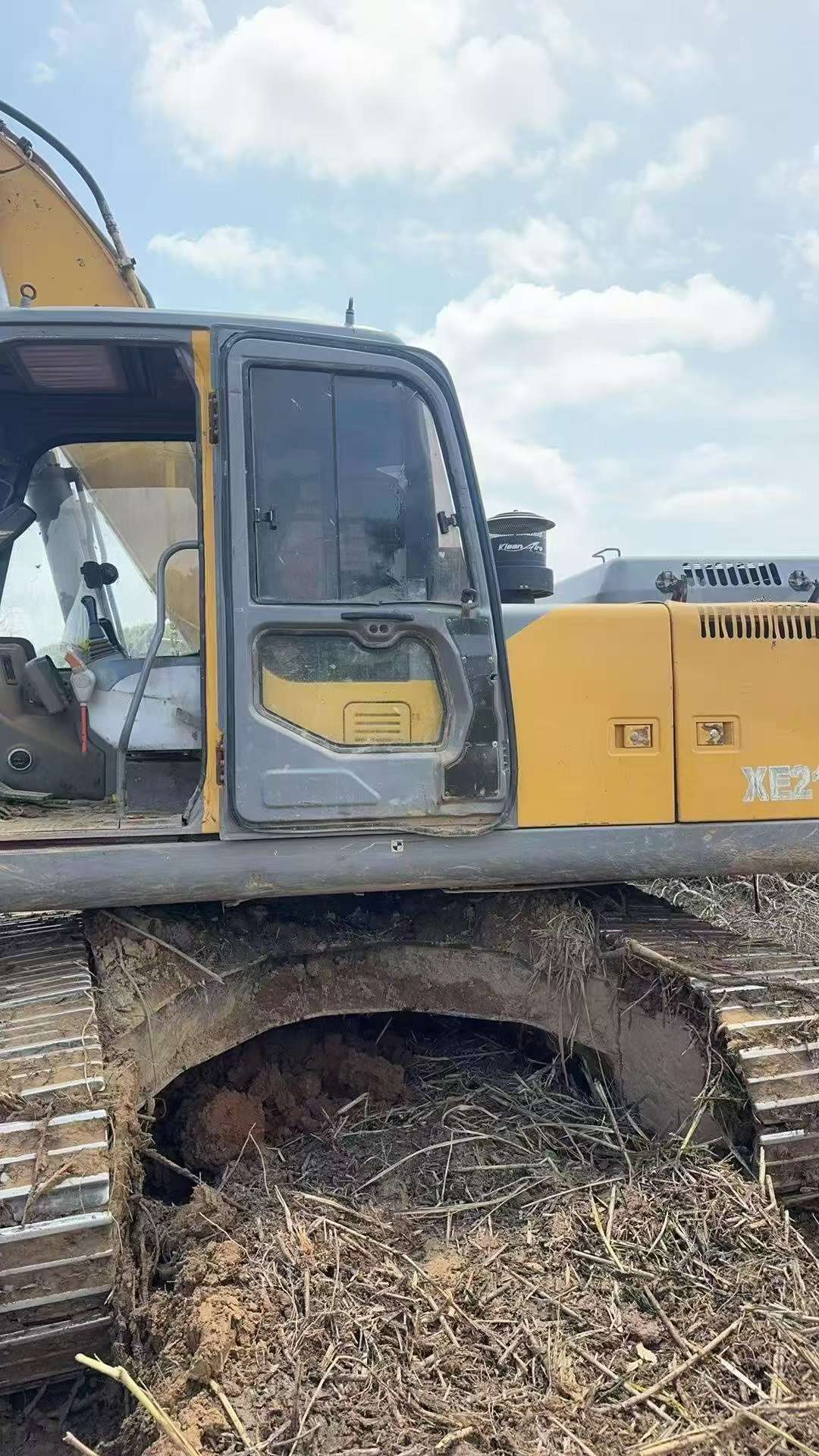 Buy XCMG XE215 Used Excavator / 7