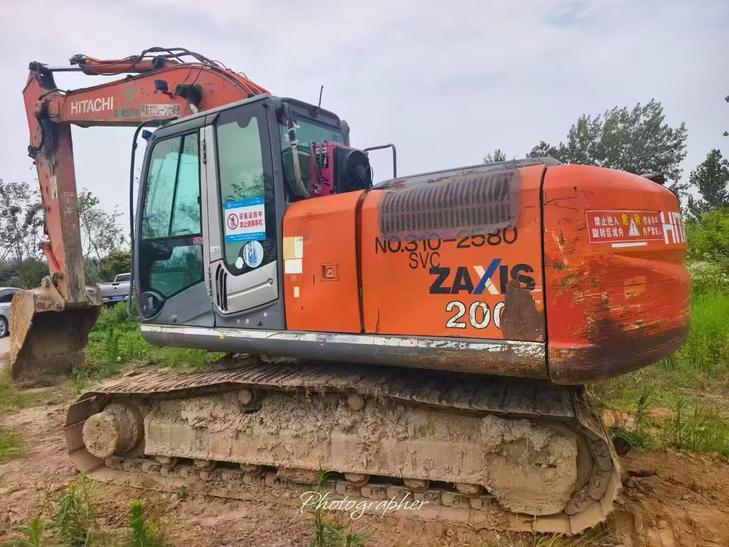 Buy Hitachi EX200-3 Used Excavator / 1