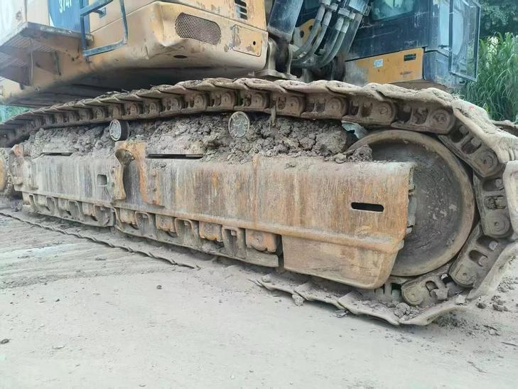 Buy Caterpillar 374D Used Excavator / 1