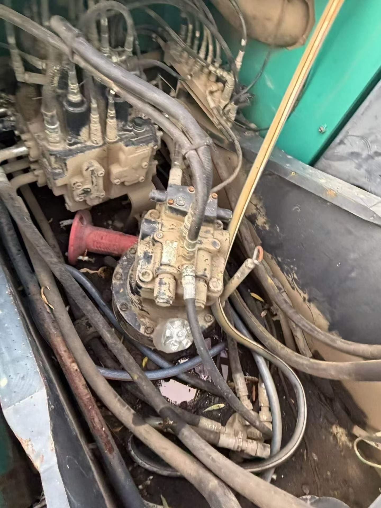 Buy Kobelco SK200 Used Excavator / 8