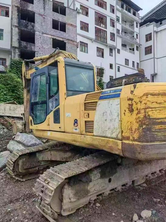 Buy Komatsu PC220-8 Used Excavator / 1