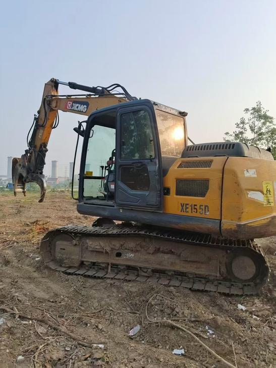 Buy XCMG XE135B Used Excavator / 1