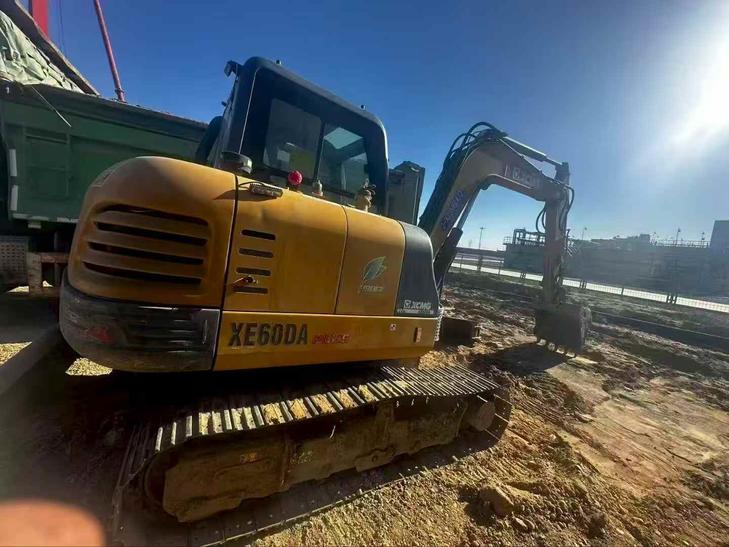 Buy XCMG XE60 Used Excavator / 1
