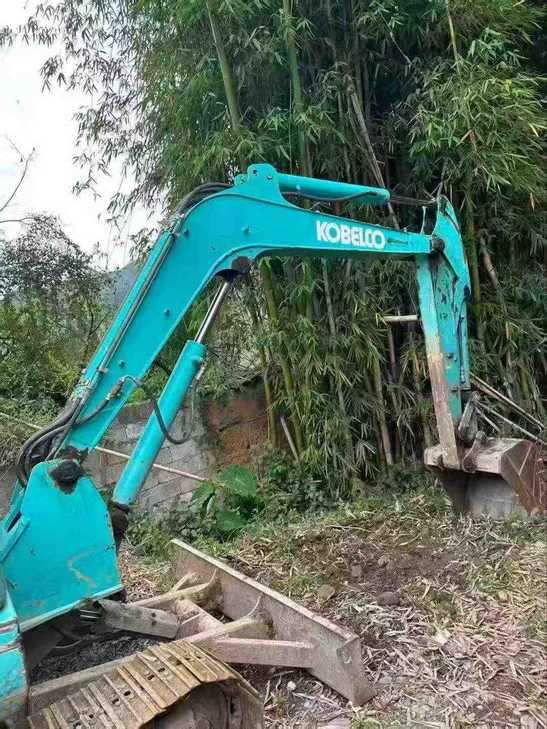 Buy Kobelco SK60 Used Excavator / 1