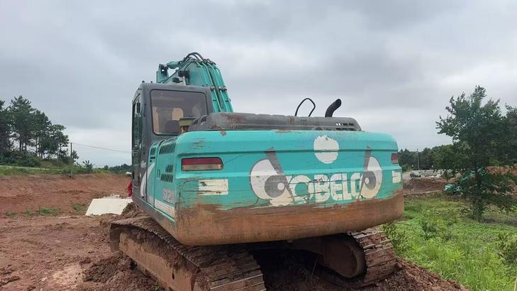Buy Kobelco SK200-8 Used Excavator / 1