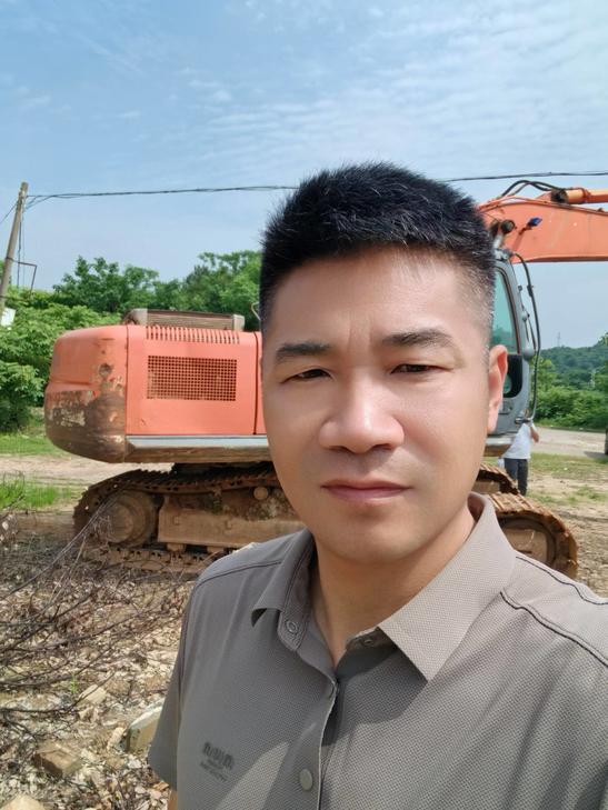Buy Hitachi ZX200-3G Used Excavator / 1