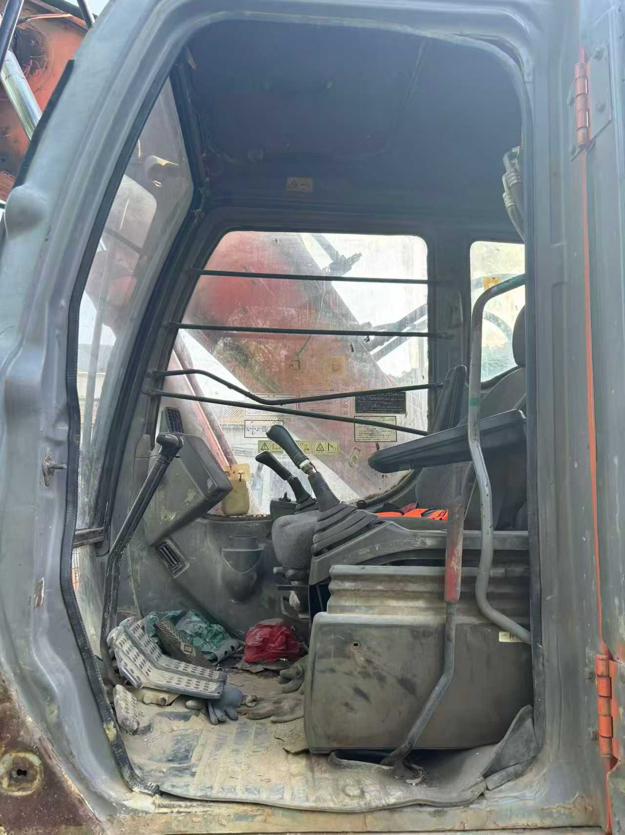 Buy Hitachi ZX200-6 Used Excavator / 7