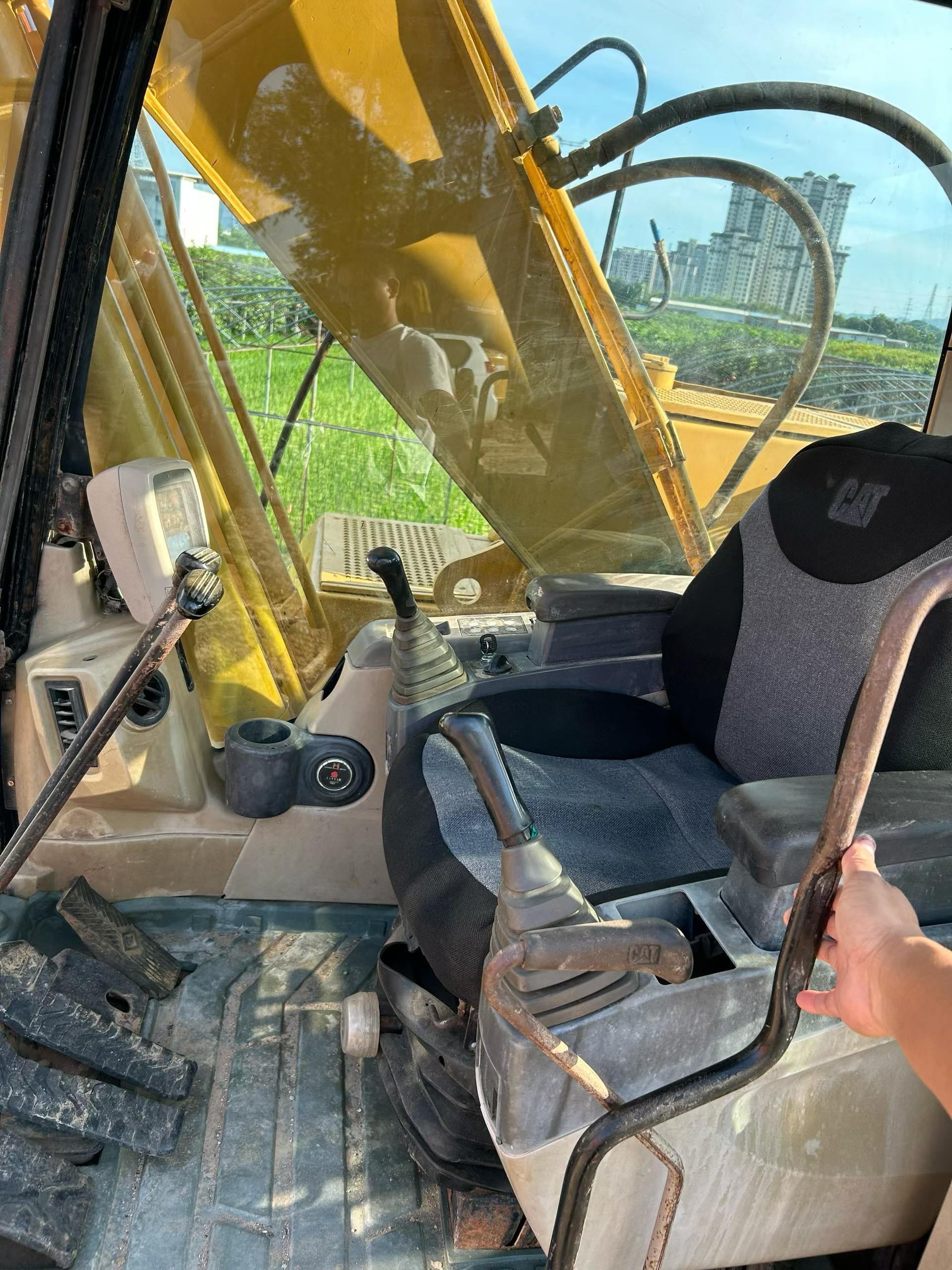 Buy Caterpillar 320C Used Excavator / 9