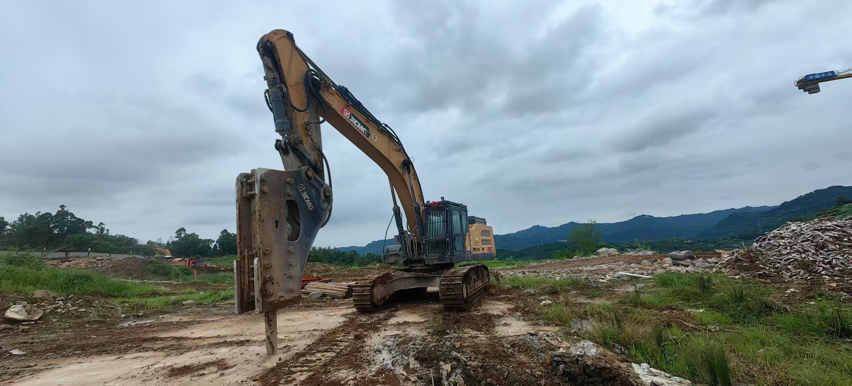 Buy XCMG XE600DK Used Excavator / 3
