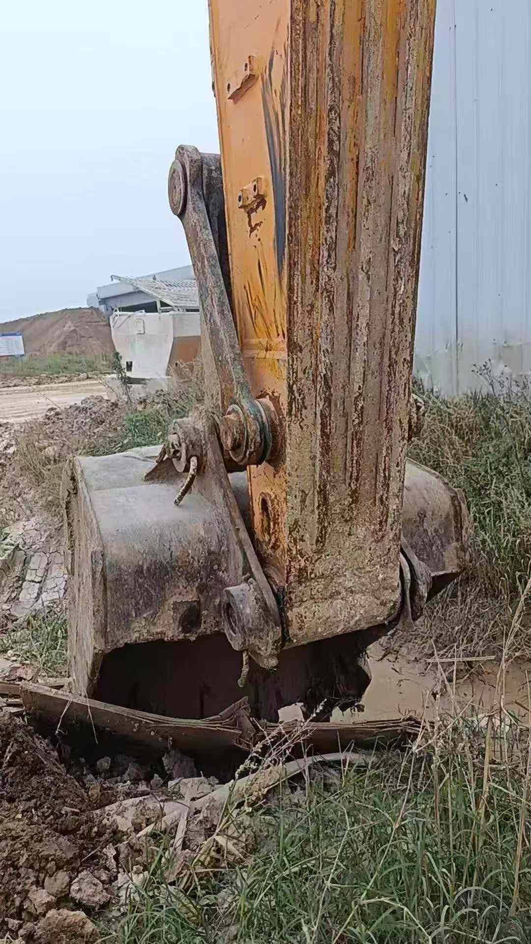 Buy Hyundai R225-7 Used Excavator / 9
