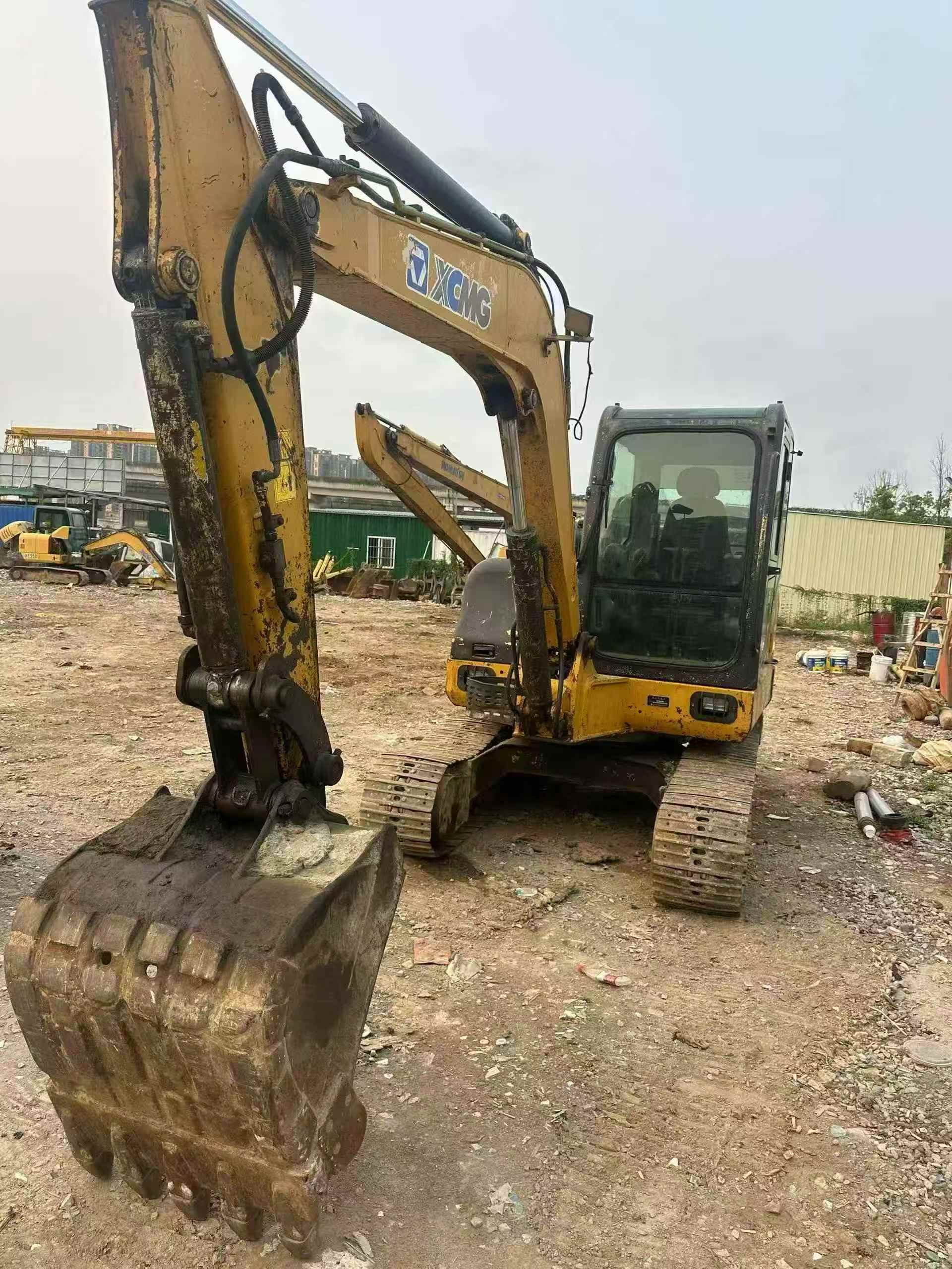 Buy XCMG LW60G Used Excavator / 8