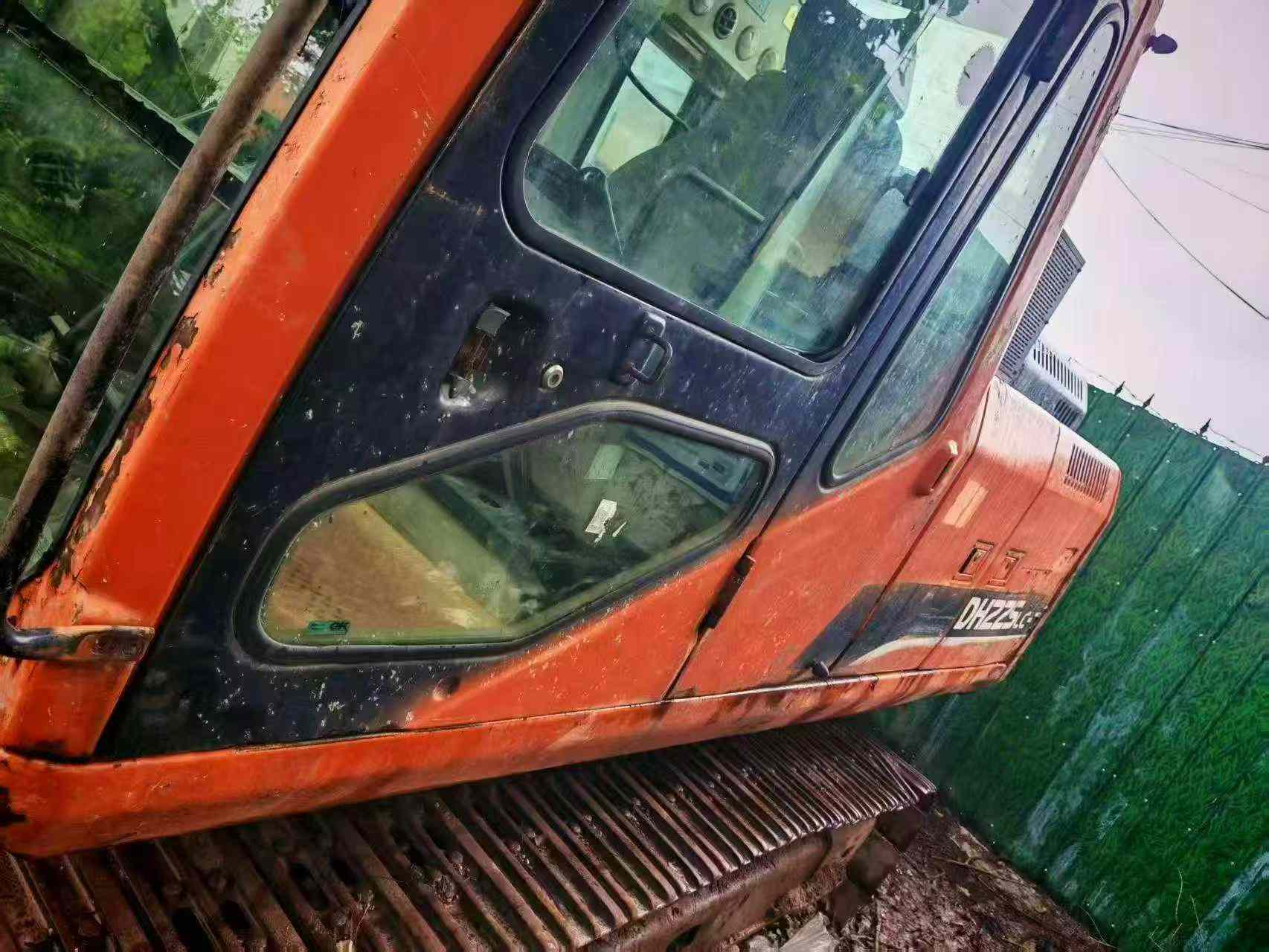Buy Doosan DH225-7 Used Excavator / 4