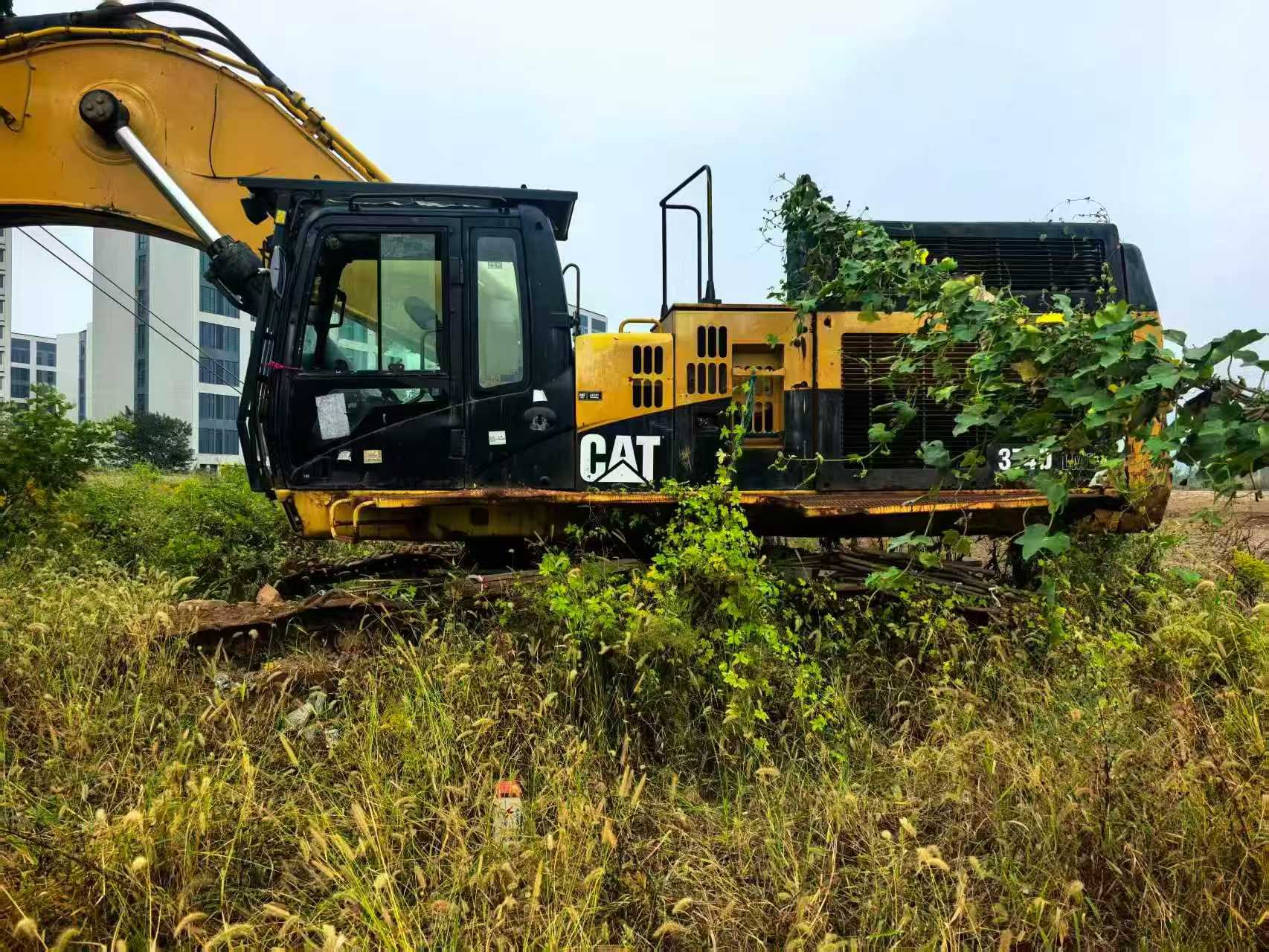 Buy Caterpillar 374D Used Excavator / 2