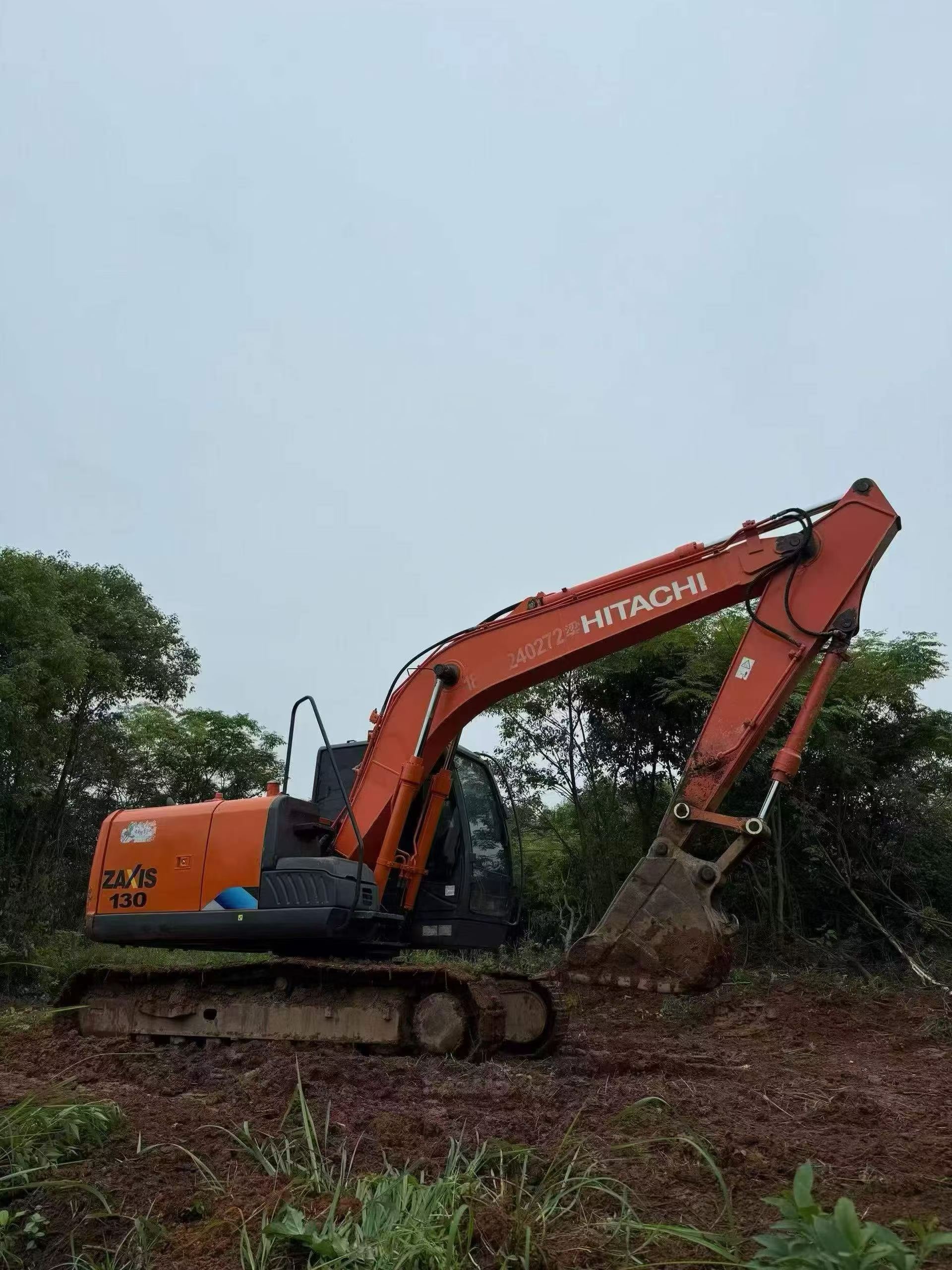 Buy Hitachi ZX130-5A Used Excavator / 2
