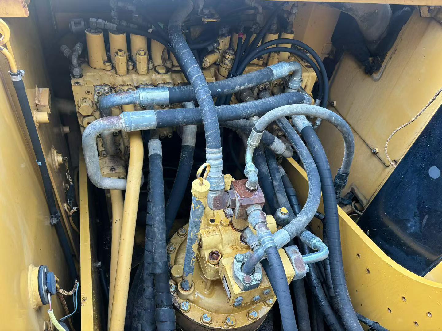 Buy Caterpillar 320D Used Excavator / 4