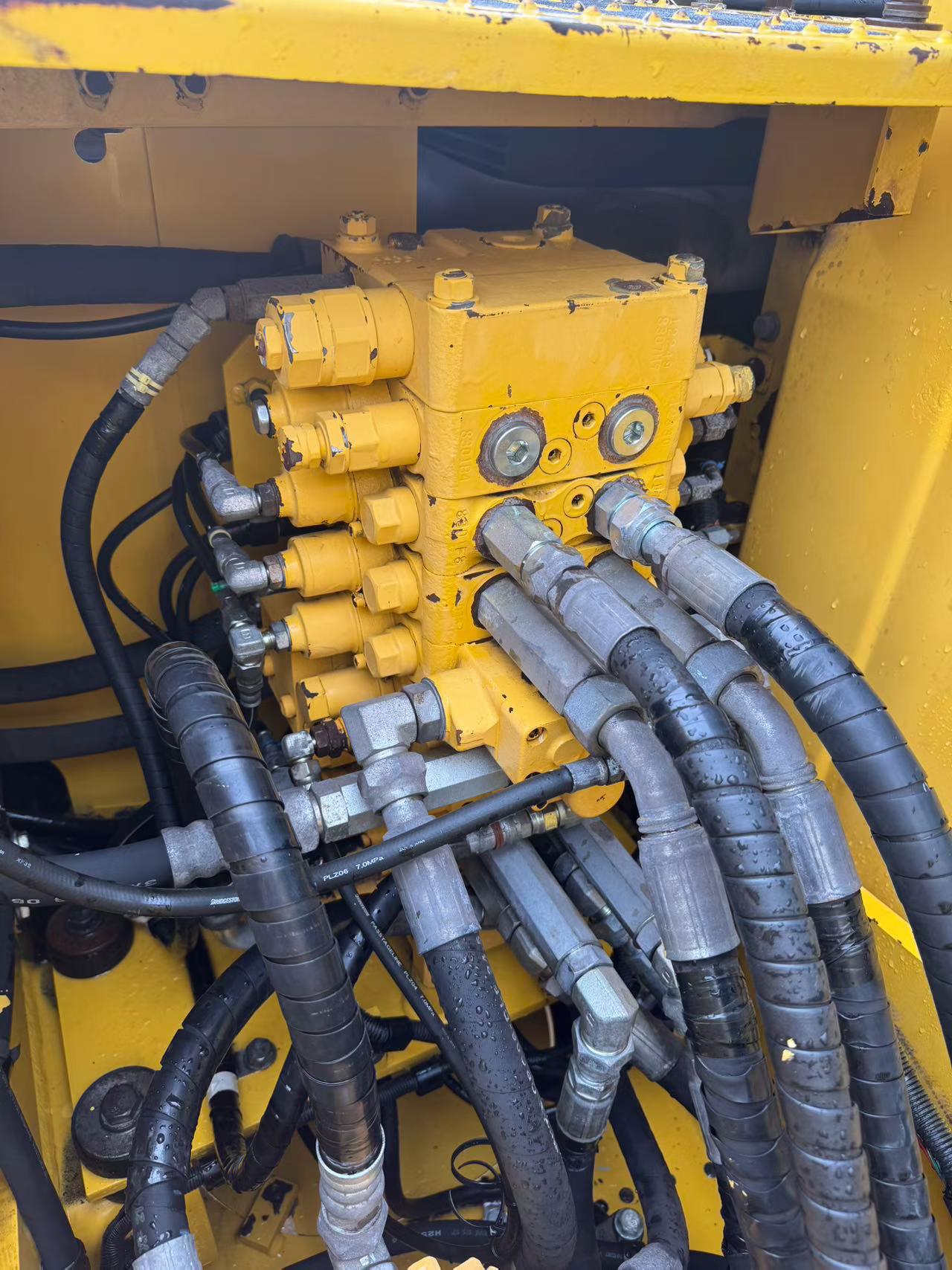 Buy Komatsu PC110-7 Used Excavator / 8