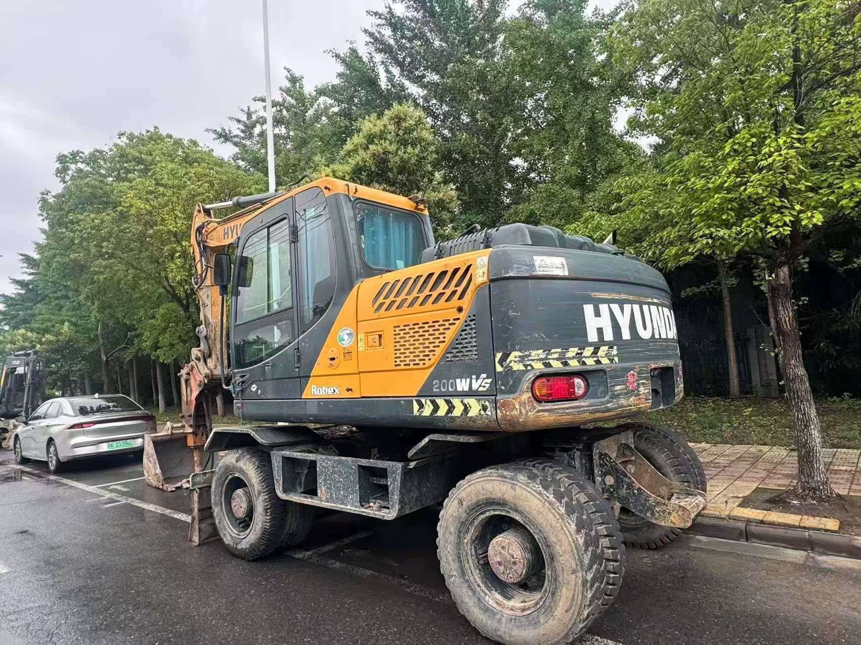 Buy Hyundai R150-7 Used Excavator / 4