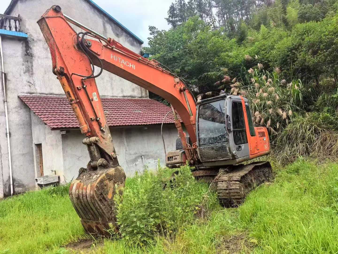 Buy Hitachi EX130H-5 Used Excavator / 7