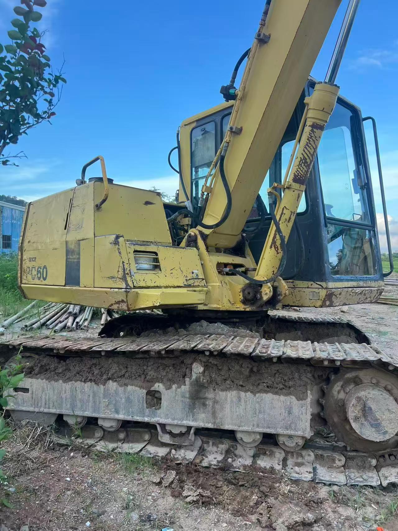 Buy Komatsu PC60-6 Used Excavator / 3
